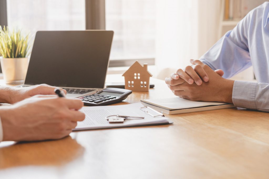 Comment se porter Garant locatif d’un proche ? Guide et Conseils